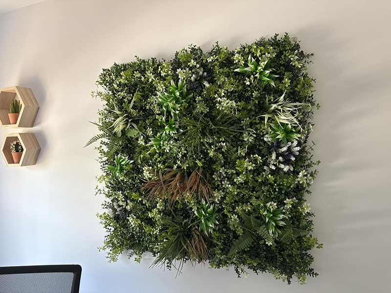 Modular installation of 3D artificial vertical gardens